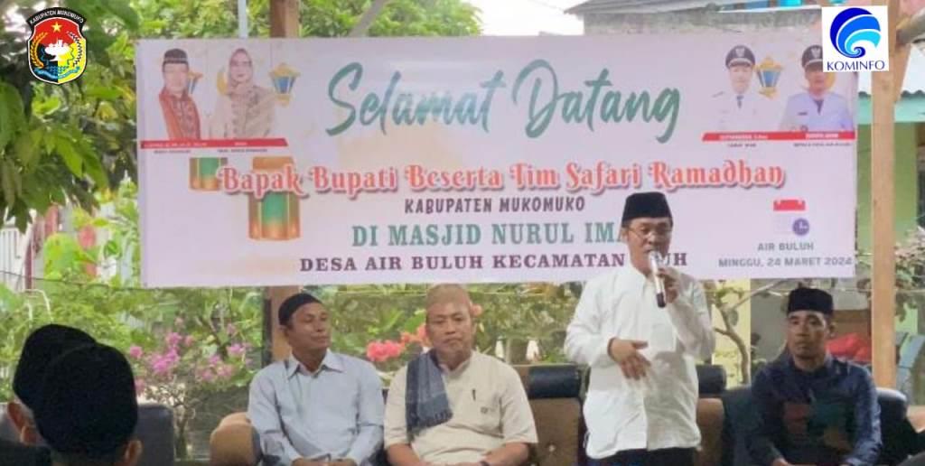 Warga Ipuh Sambut Safari Ramadan Bupati  Sapuan, Ada CSR dan Bantuan Anak Yatim