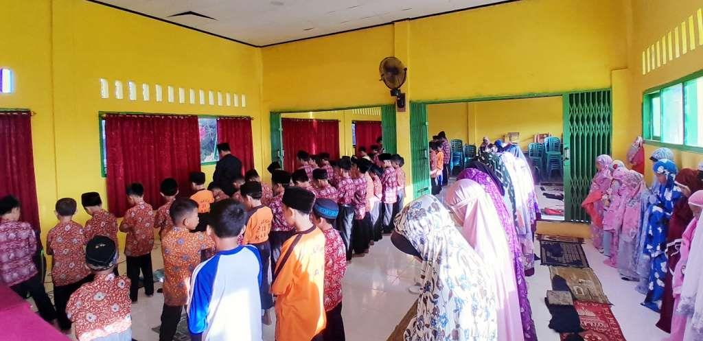 Pelajar SD Negeri 21 Kaur Laksanakan Program Shalat Dhuha Berjamaah