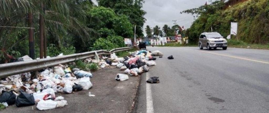 Yunadi Komentari Tumpukan Sampah di Kawasan Tebing Lubuk Manau