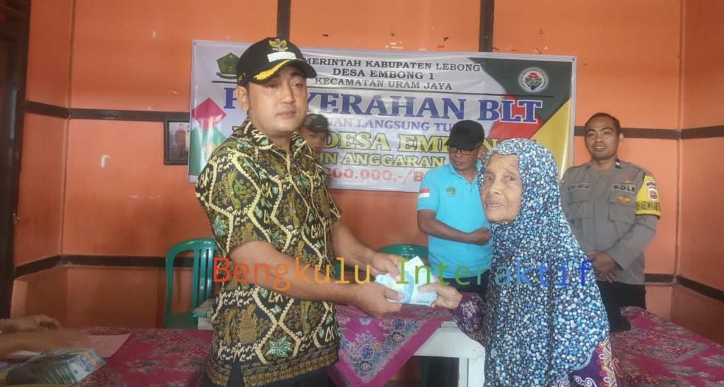 Pemdes Embong I Lebong Salurkan BLT untuk 33 KPM