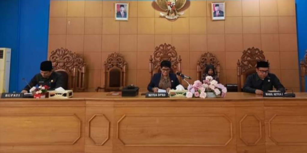 DPRD BU Gelar Rapat Paripurna Agenda Penyampaian Raperda LKPj Bupati