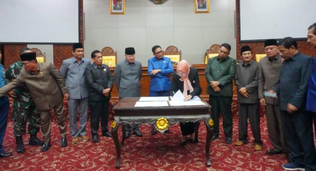 DPRD Provinsi Bengkulu Sahkan Raperda Perpustakaan dan Kearsipan