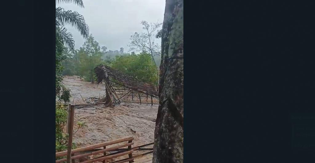 Sungai Ulu Kungkai Meluap, Fasilitas Desa Wisata Arang Sapat Rusak Parah