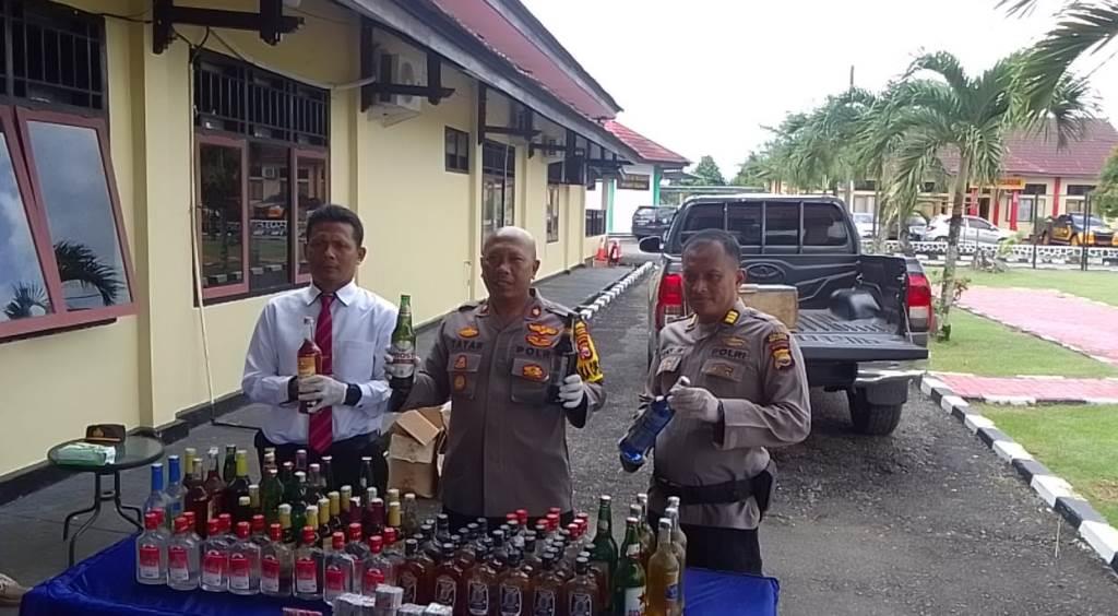 Operasi Pekat 2024, Polres Seluma Amankan Ratusan Botol Miras