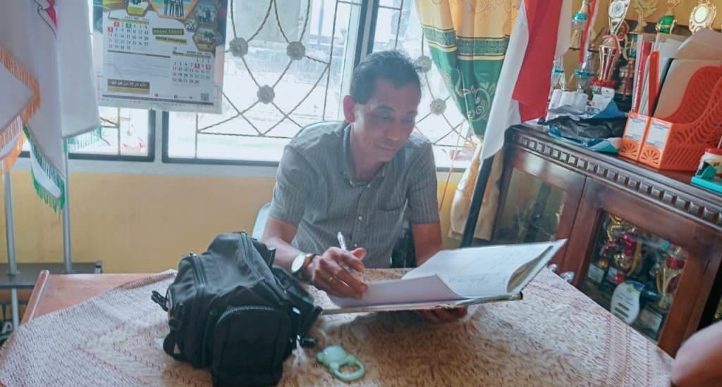 Pemdes Kartapati Luncurkan Program Ketahanan Pangan Bagikan Bibit Ayam