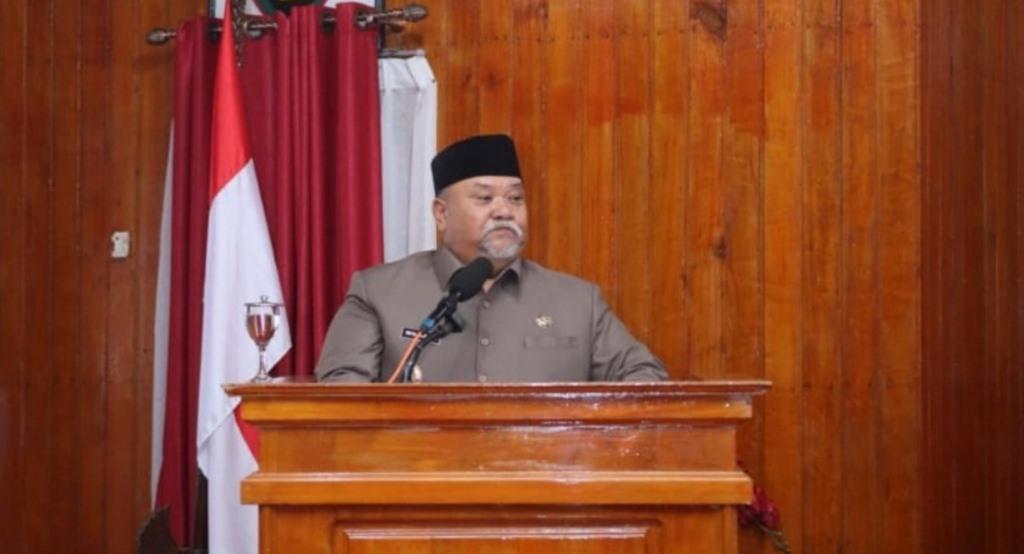 Wabup Rifa’i Tajuddin Sampaikan Dua Rancangan Perda di Rapat Paripurna