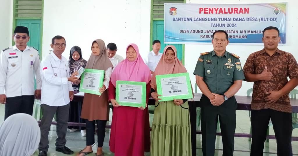 Warga Agung Jaya Terima BLT Dana Desa Tahap Pertama