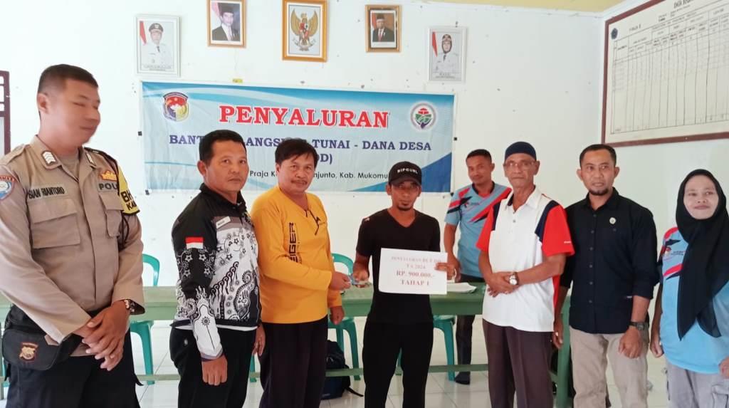 Pemdes Kota Praja Salurkan BLT DD Tahap I, 25 KPM Menerima Rp 900 Ribu