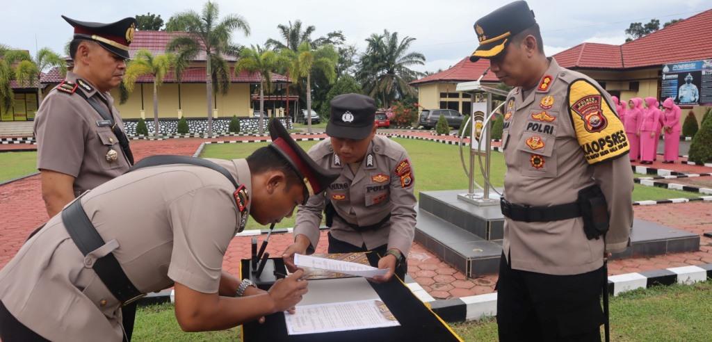 Kapolres Mukomuko Pimpin Sertijab Dua Kapolsek di Mukomuko