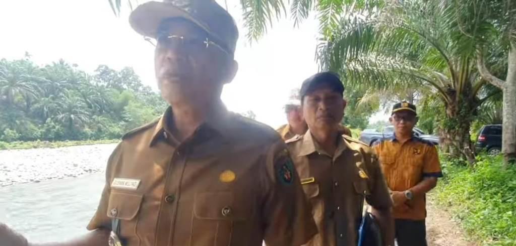 Begini Penjelasan Bupati Soal Abrasi di Desa Sukarami