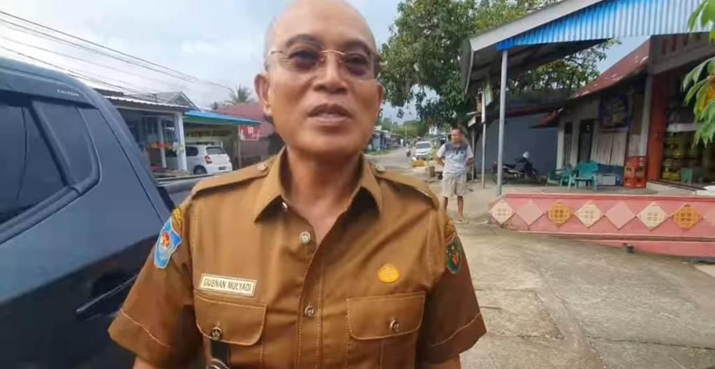 Bupati Gusnan Kunjungi Jalan Rusak yang Dilaporkan Warga Jalan Mulkan Naum