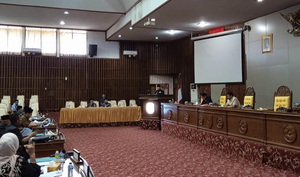 Gubernur Rohidin Jelaskan Nota Perubahan Perda Nomor 6 Tahun 2016