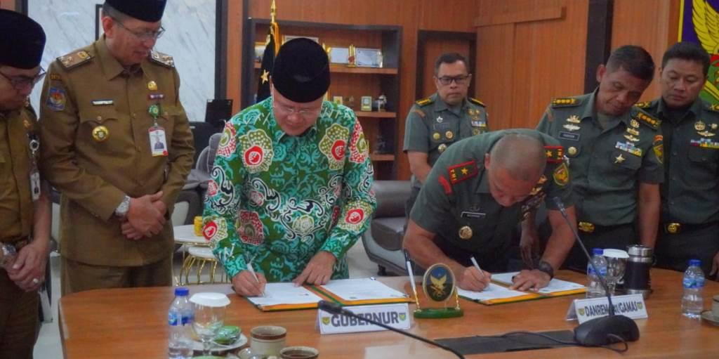 Pemprov dan Danrem Tandatangani Perjanjian Kerja Sama Program Pembangunan RTLH