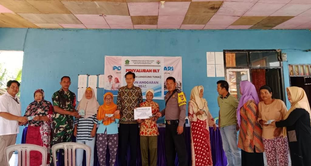25 KPM di Desa Pelabuhan Talang Liak Terima BLT Dua Bulan