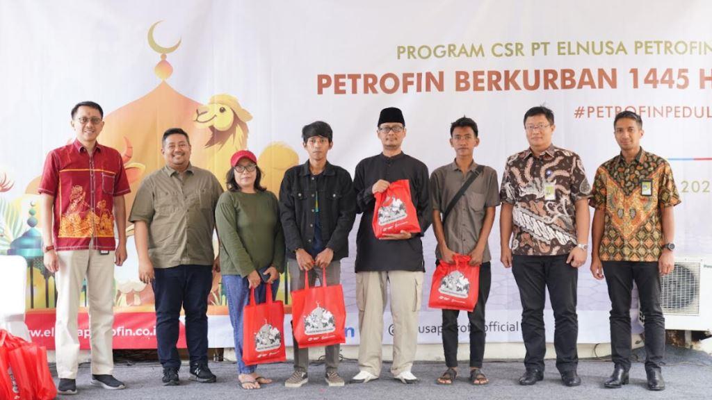 Elnusa Petrofin Bagikan 137 Ekor Hewan Kurban