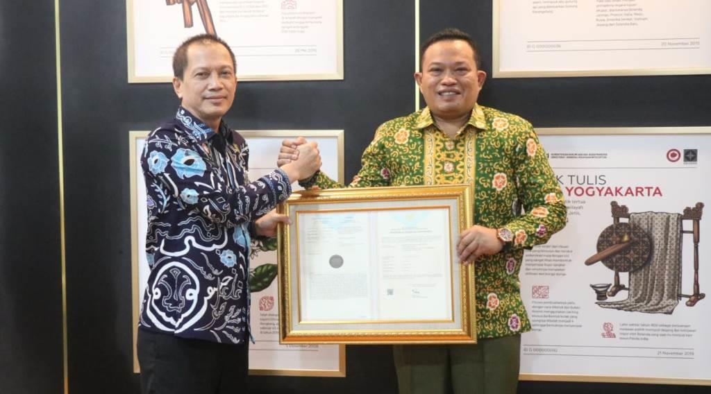 Tenun Bumpak Seluma Resmi Miliki Sertifikat Indikasi Geografis