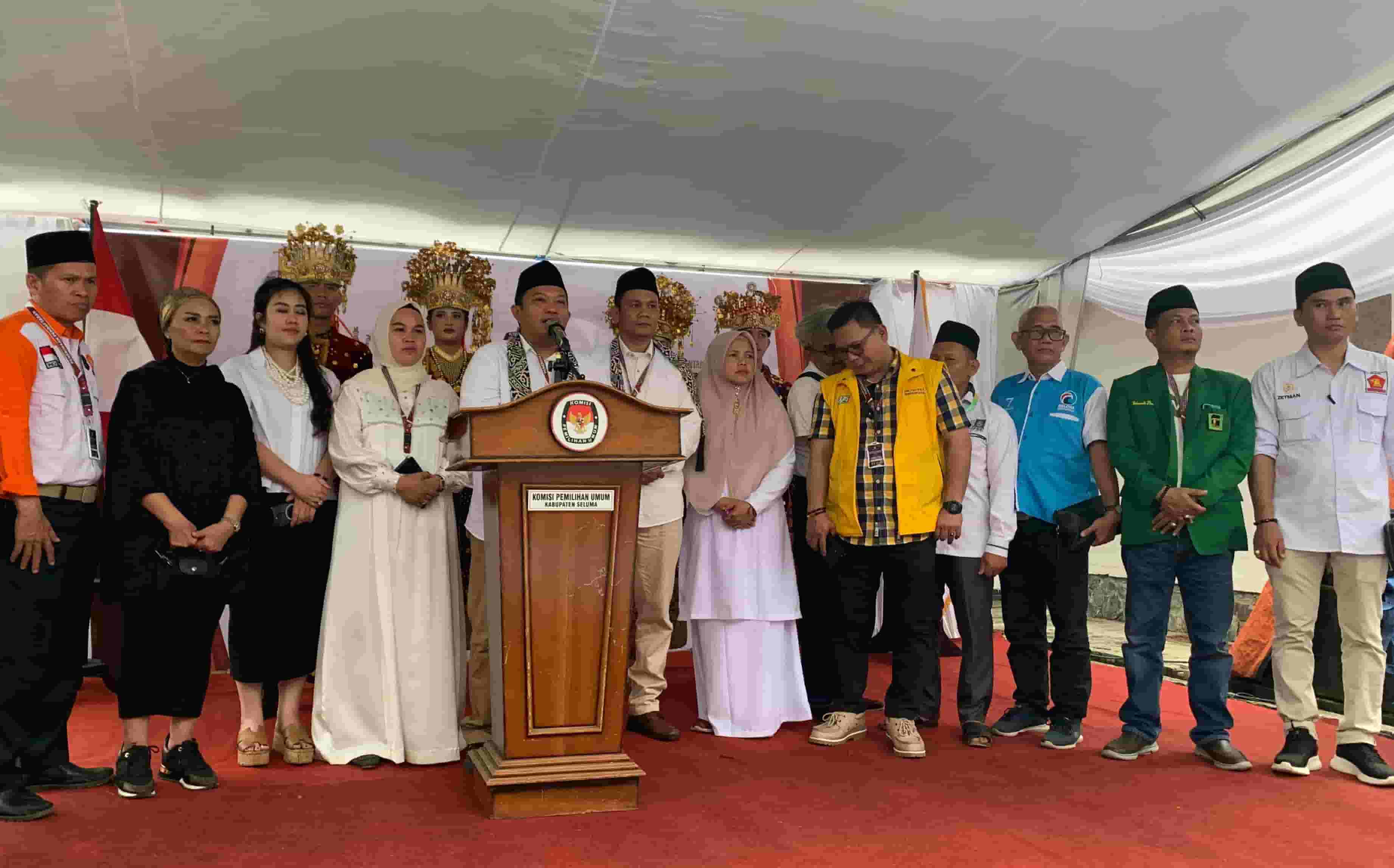 Daftar ke KPU, Erwin-Jonaidi Janjikan Kesejahteraan Pegawai