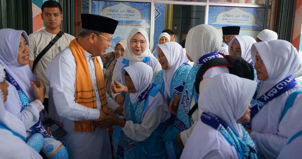 Gubernur Rohidin Lepas 63 Jemaah Umroh: Minat Umroh Masyarakat Bengkulu Terus Meningkat