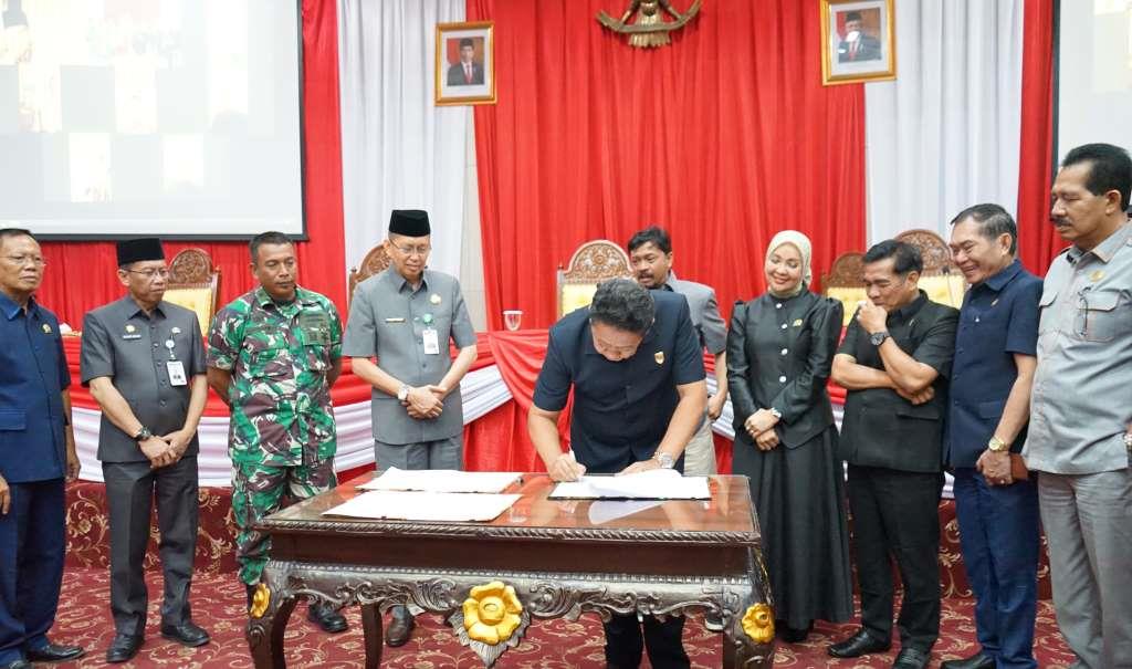 DPRD Provinsi Bengkulu Tandatangani Nota Kesepakatan KUA-PPAS APBD-P 2024