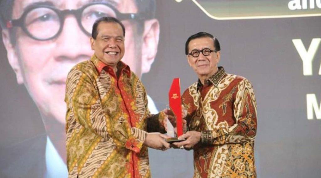 Menkumham Raih CNN Indonesia Awards Kategori Outstanding Dedication to Law Enforcement