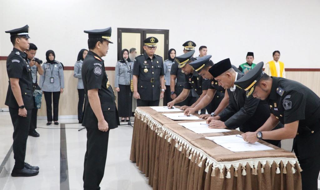 Kakanwil Kemenkumham Bengkulu Lantik Pejabat Manajerial, Non-Manajerial dan Notaris Pengganti