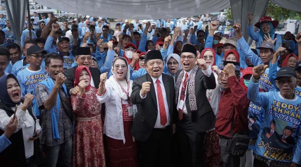 Teriakan Bupati Baru Iringi Pendaftaran Teddy Rahman-Gustianto