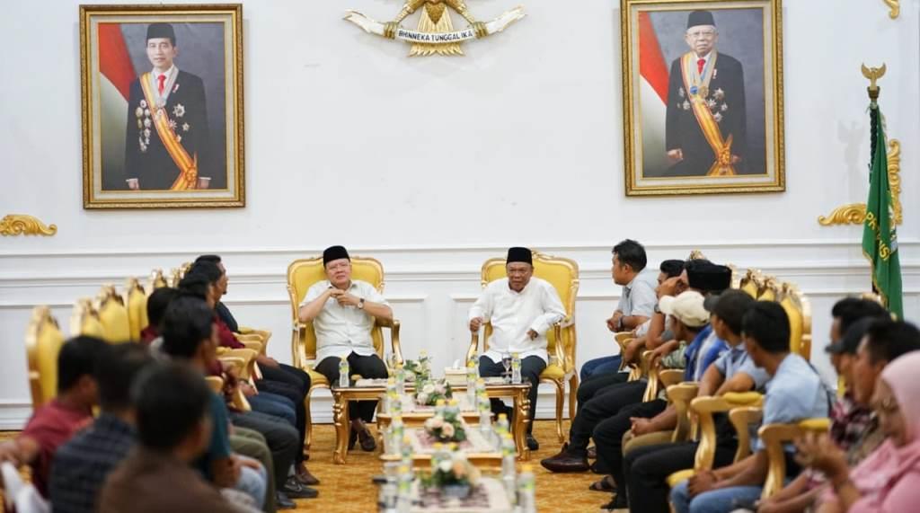 Puluhan Warga Bumi Pekal Temui Gubernur Minta Kejelasan Selisih HGU PT Agricinal