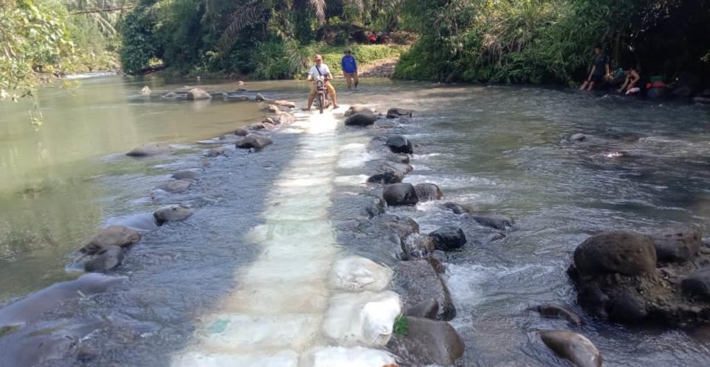 Jembatan Desa Simpang Tak Kunjung Dibangun, Bupati Erwin: Tunggu Dana Pusat