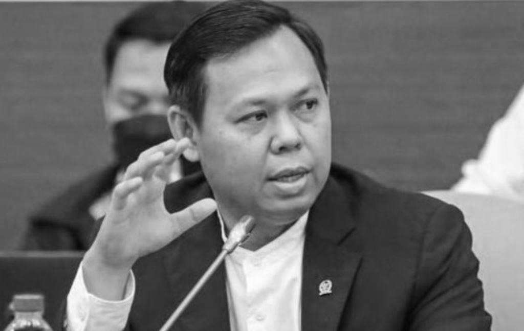 Kami Bangga Bung, Destita Minggir