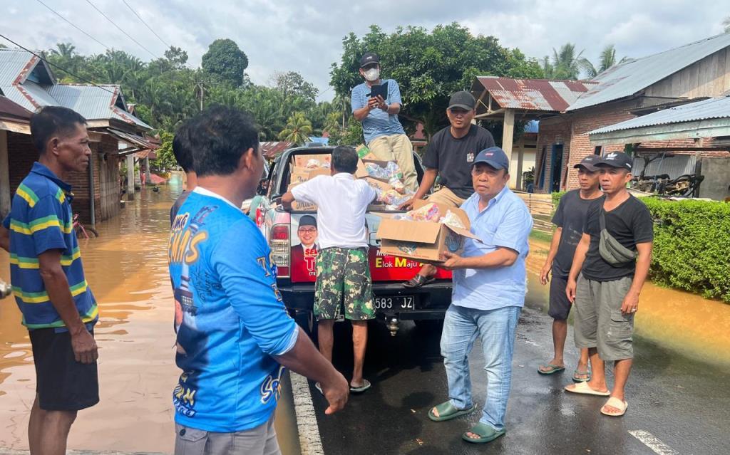 Calon Bupati Seluma Respon Cepat Banjir di Semidang Alas Maras