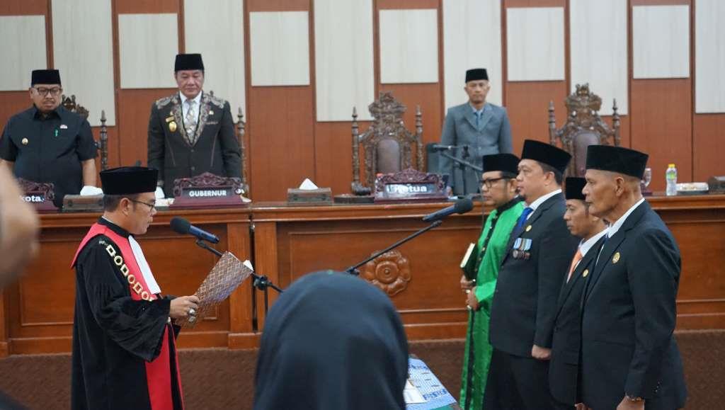 Hadiri Pelantikan Ketua DPRD Kota Bengkulu, Plt Gubernur Rosjonsyah Ingatkan Sinergitas