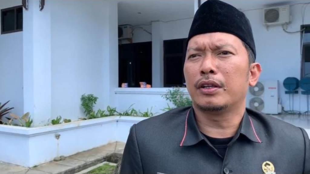 Dewan Soroti Penyaluran Seragam Sekolah Gratis yang Dipolitisir Oknum ASN Seluma