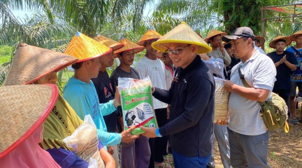 Bantu Benih Unggul, Teddy Rahman Yakin Seluma Bisa Menjadi Lumbung Pangan