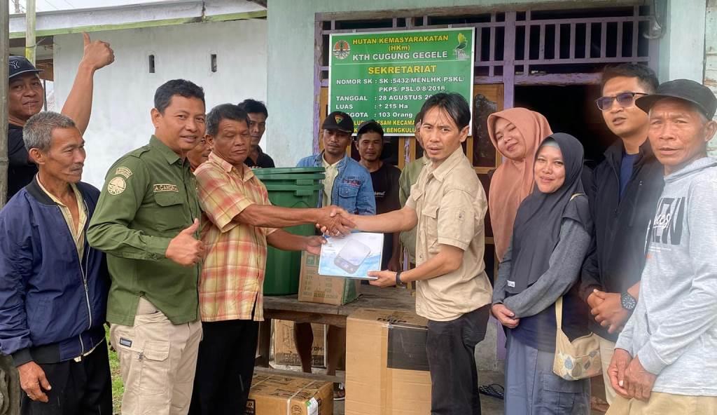 Pemprov Bengkulu Distribusikan Alat Ekonomi Produktif di Bengkulu Selatan