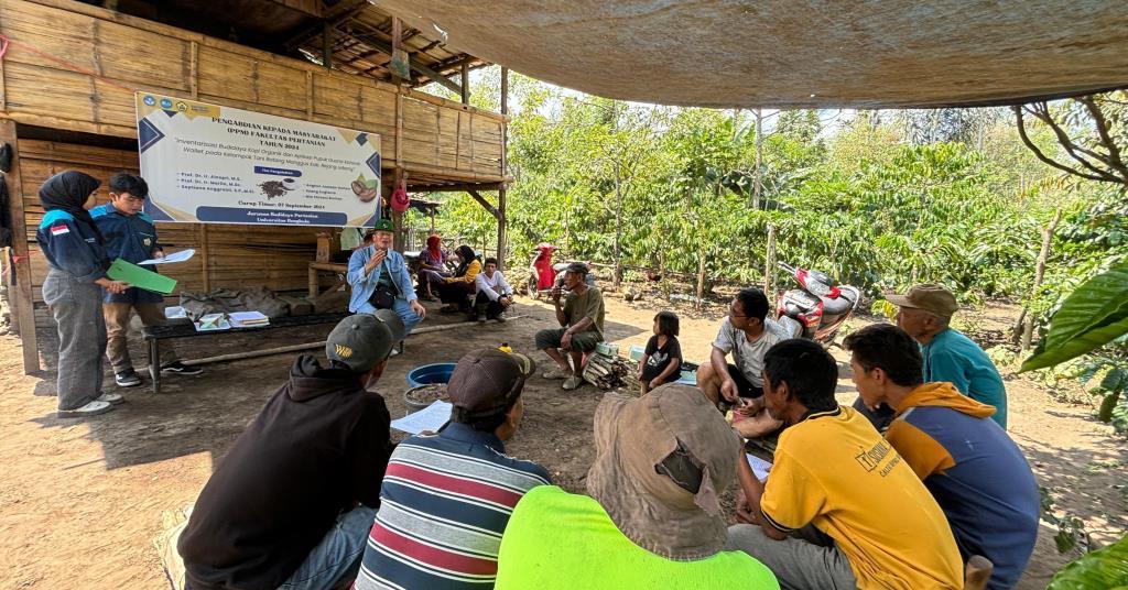 Faperta Unib Perkenalkan Pupuk Kotoran Wallet dalam Budidaya Kopi