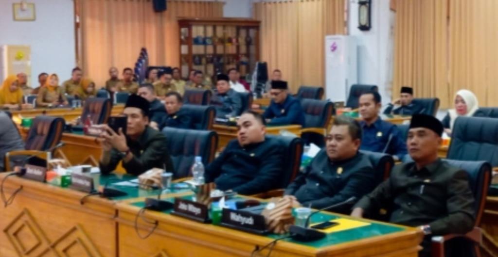 DPRD BU Gelar Rapat Paripurna Pandangan Umum Fraksi Tentang Perubahan Raperda Menjadi Perda