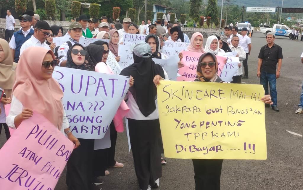 Ratusan ASN Lebong Gelar Aksi Demo, Tuntut Pembayaran TPP