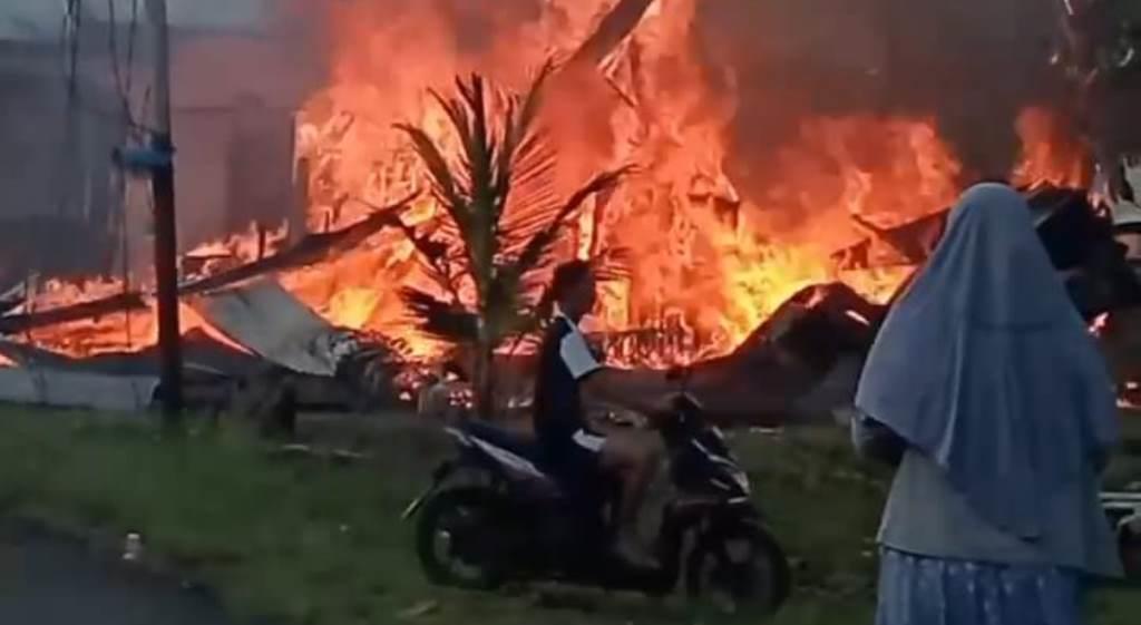 Kebakaran di Desa Sari Mulyo, Warga: Jarak Damkar Jadi Kendala