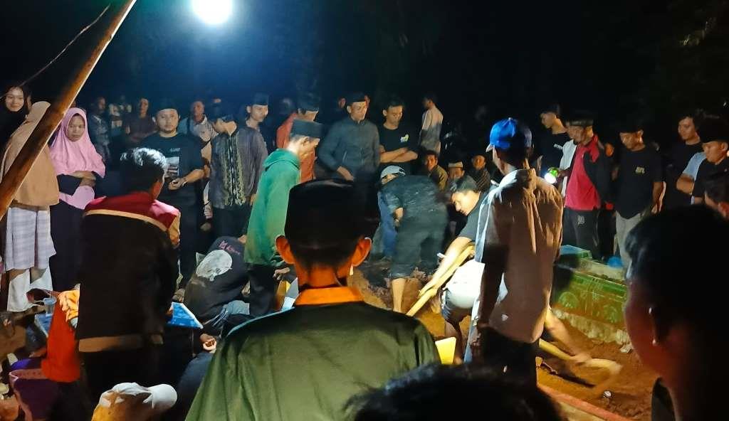 Jenazah Pemuda Seluma yang Tewas di Gunung Dempo Dimakamkan di TPU Sukaraja
