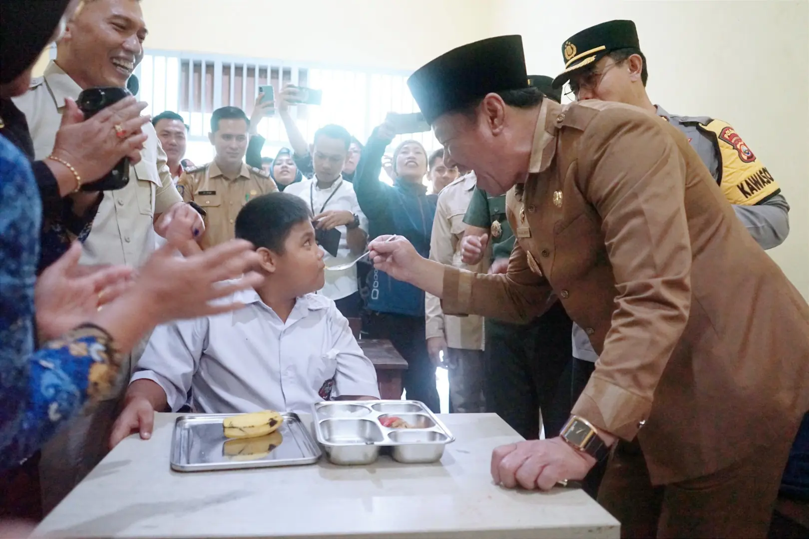 Program MBG di Bengkulu Resmi Dimulai, Rosjonsyah Tinjau Pelaksanaan MBG di SLB 1