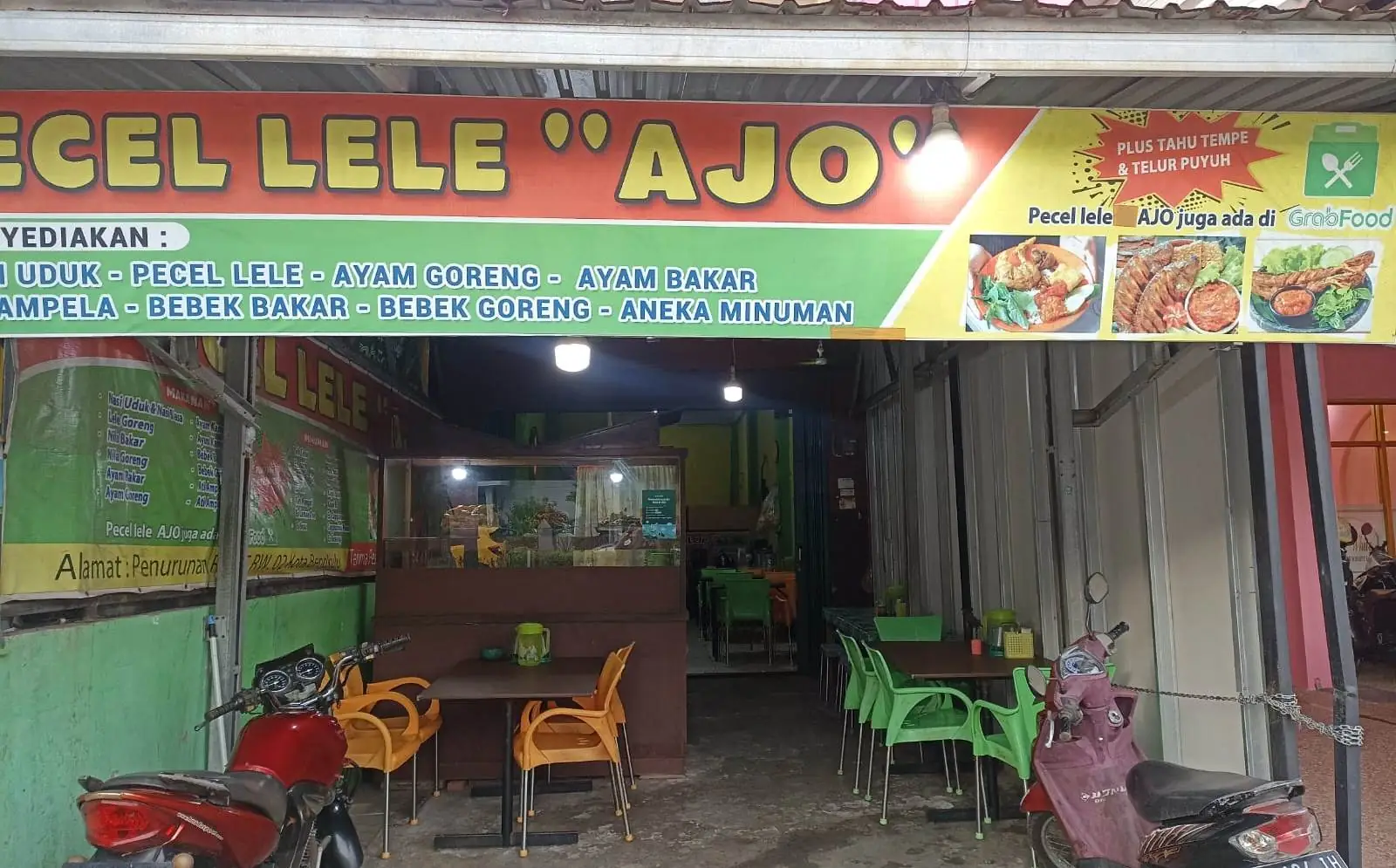 Warung Pecel lele AJO di Penurunan, Kota Bengkulu, Foto: Dok
