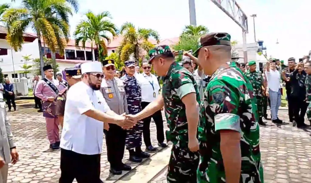 Kasad Jendral TNI Maruli Simanjuntak saat tiba di Bandara Fatmawati Bengkulu, Selasa, 11 Maret 2025, Foto: Dok