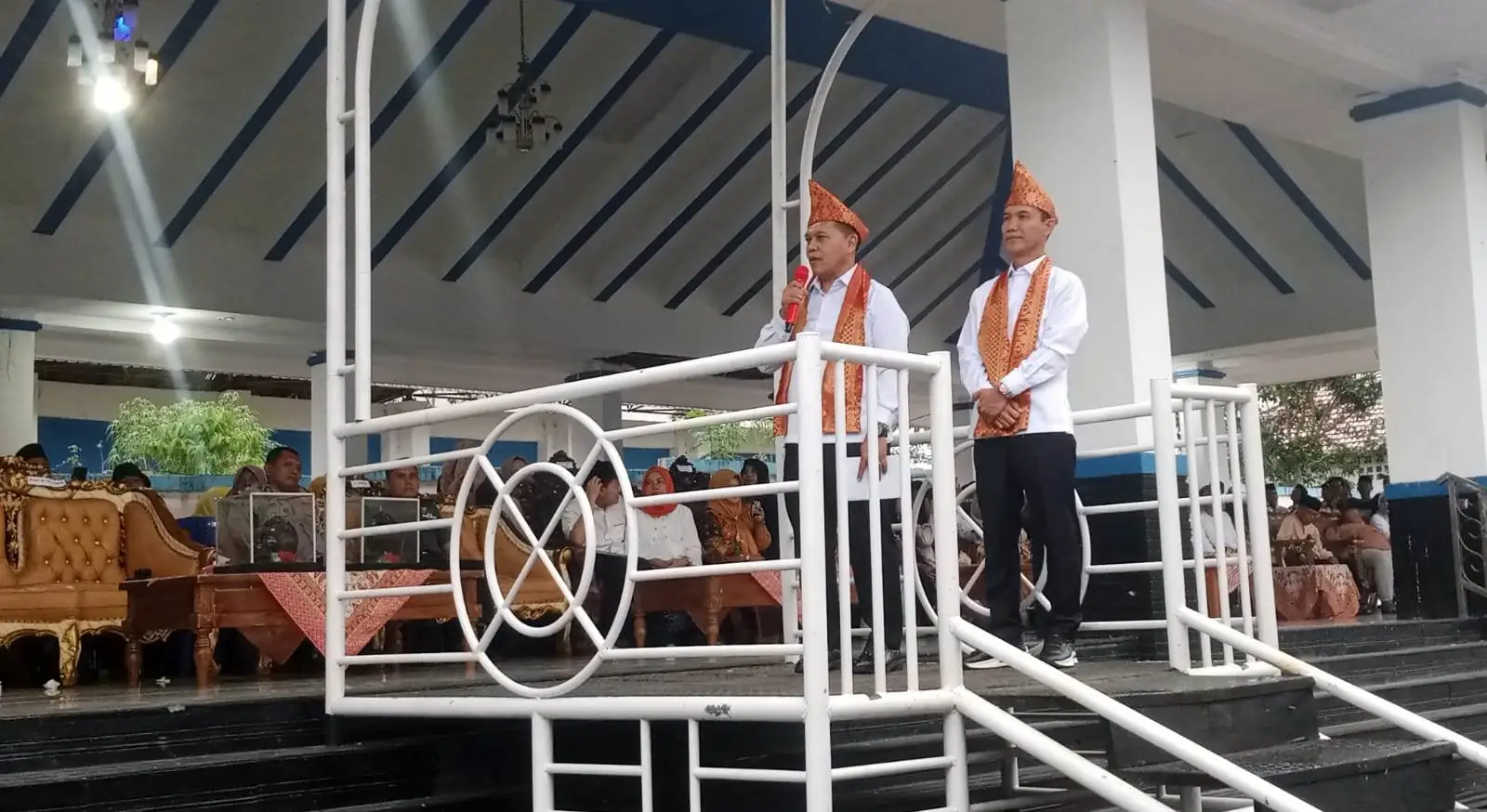 Prosesi penyambutan Bupati Lebong, Azhari di Rumah Dinas, Foto: Dok