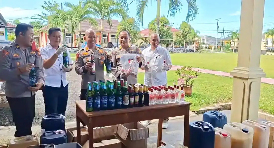 Polres Seluma Amankan Ratusan Miras dan Petasan dalam Ops Pekat Nala I 2025