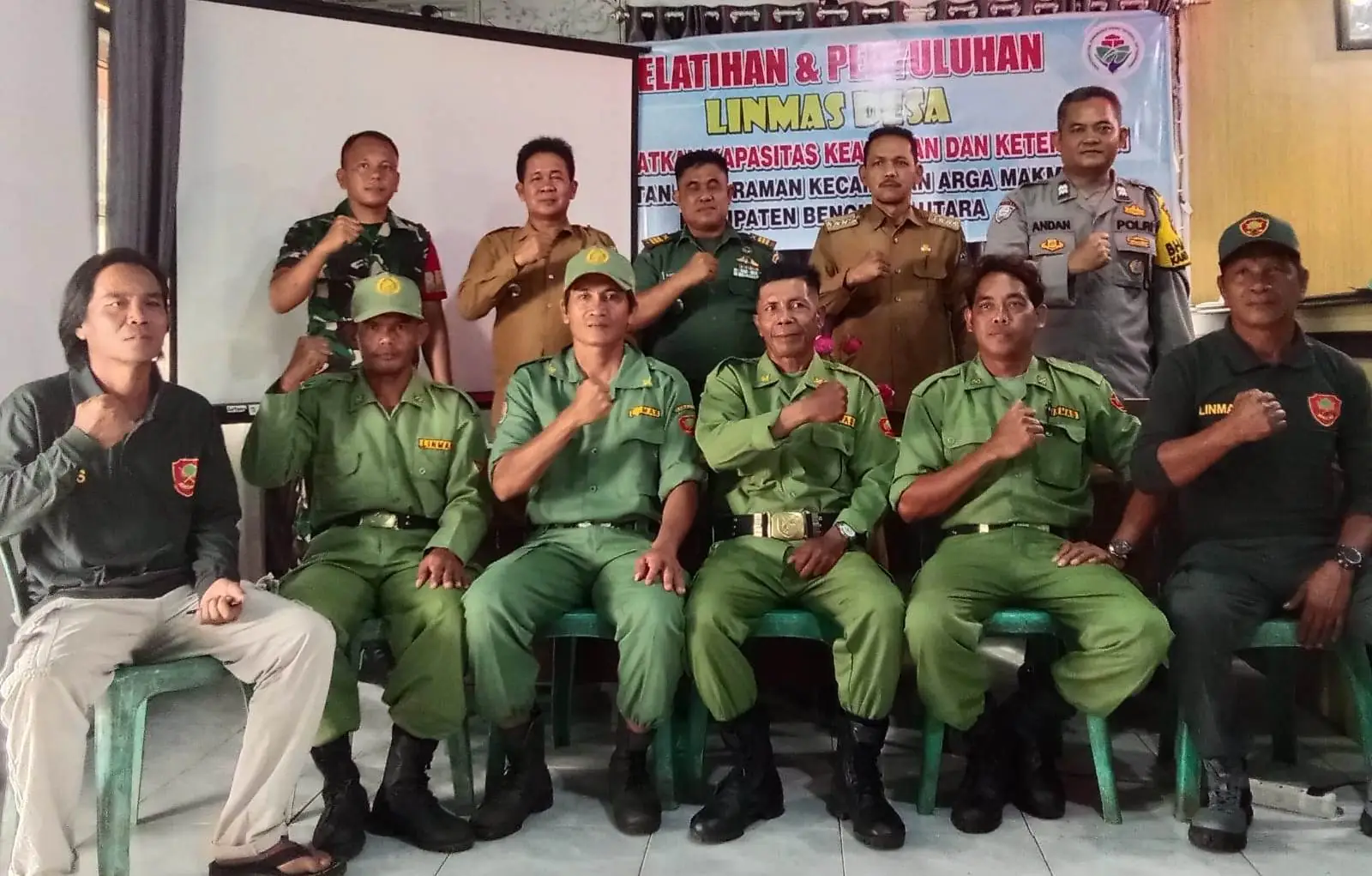 Tingkatkan Kapasitas Keamanan Desa, Enam Warga Desa Tanjung Raman Ikuti Pelatihan Linmas