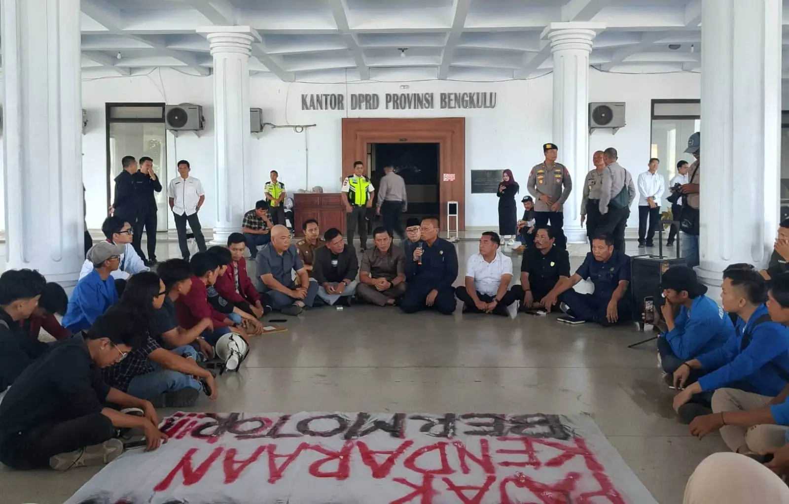 DPRD dan Pemprov Bengkulu Sepakat Turunkan Tarif Pajak Kendaraan