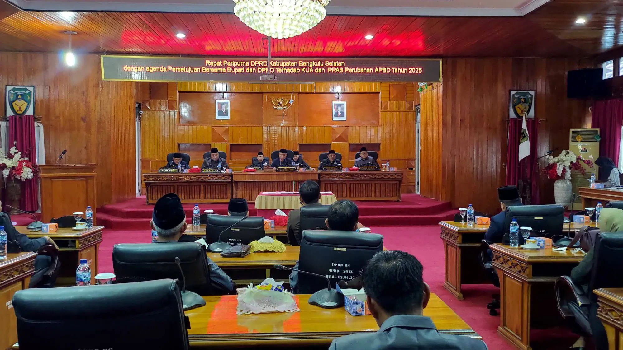 Hadiri Rapat Paripurna, Bupati Rifai Tekankan Semangat Kolaborasi untuk Pembangunan Daerah