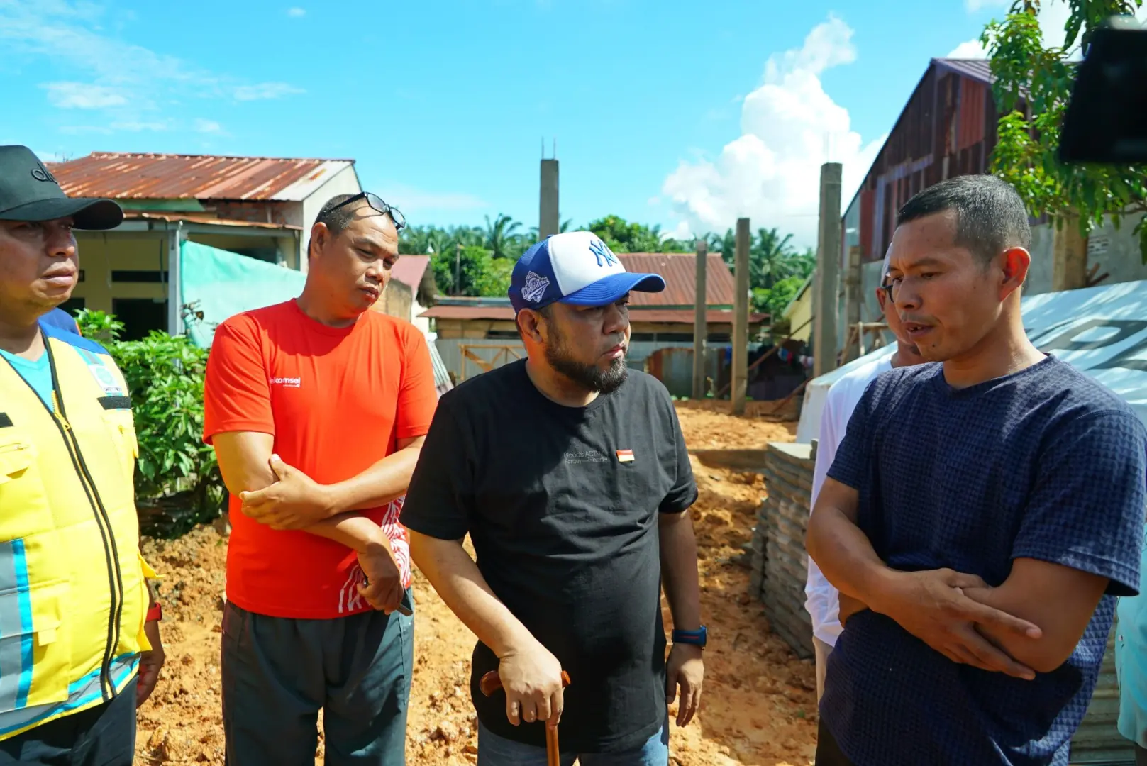 Helmi Hasan Tinjau Progres Bantuan Pembangunan Rumah Korban Gempa