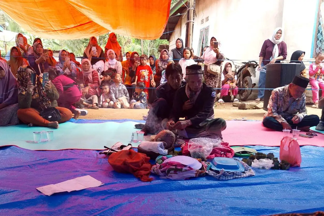 Ritual Pangku Paliare, Tradisi Masyarakat Adat Semende untuk Leluhur dan Alam