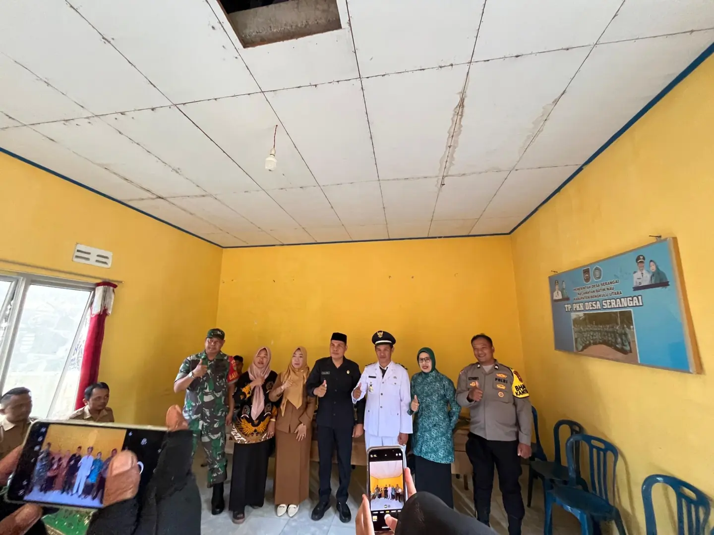 Pesan Camat Batik Nau Usai Melantik Pj Kades Serangai